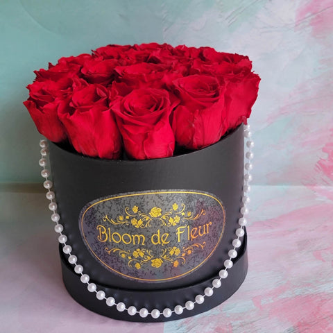 Luxury Petite Black - Forever Red