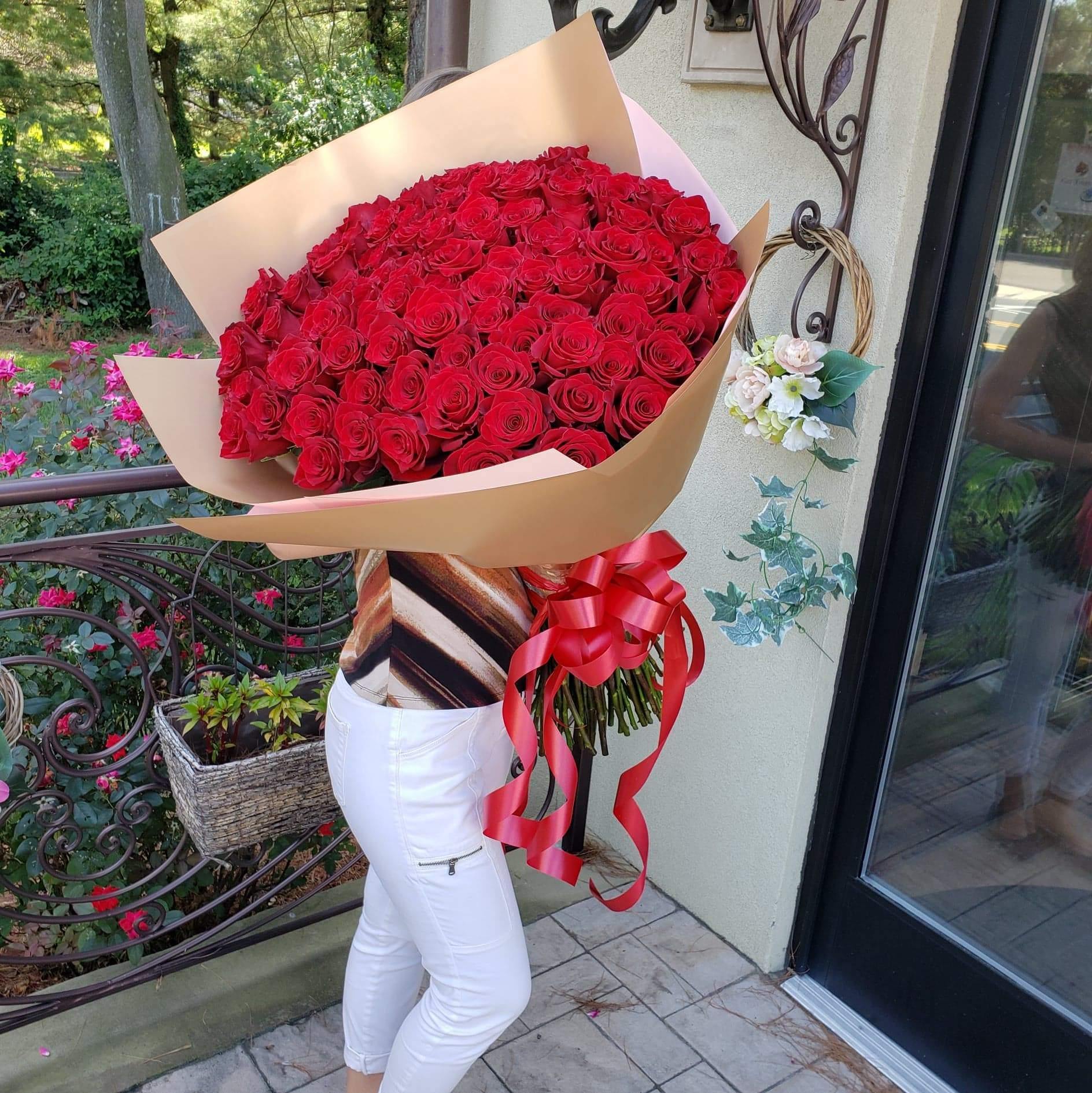 12 Roses Vs 20 Roses Dozen Roses