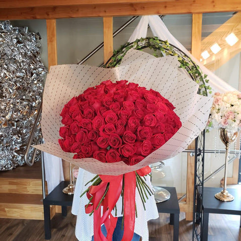Bouquet - 101 Short Red Roses - Bloom de Fleur