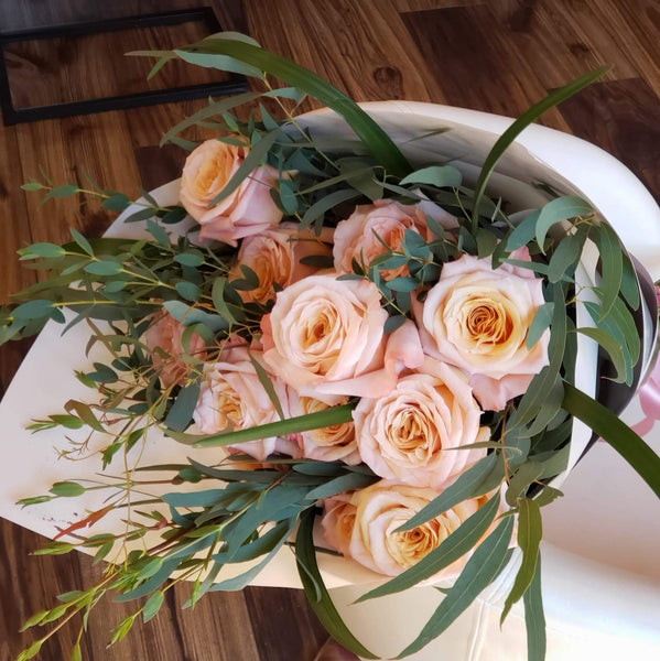Bouquet - Dozen in "PRADA" wrapping - Bloom de Fleur