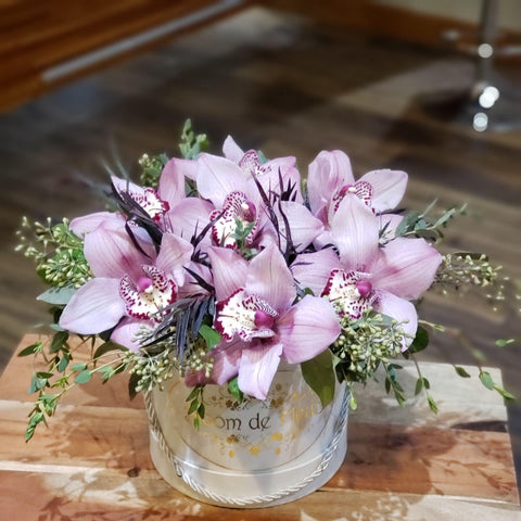 Luxury round White - Seven Pink Orchids - Bloom de Fleur